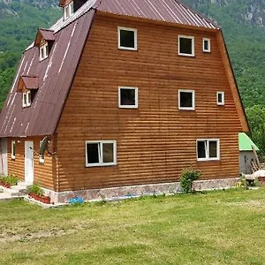 Bujtina Zemra Tradites Guest house